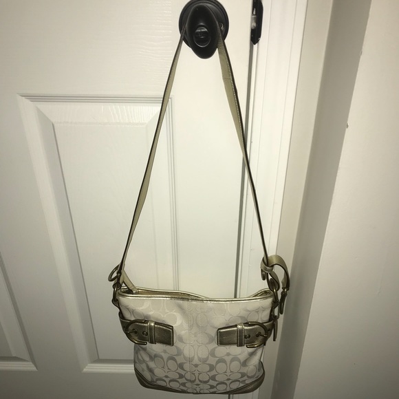 Coach White/Gold Shoulder Bag - Picture 4 of 8